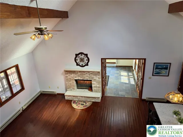 Vaulted ceilings & exposed beams