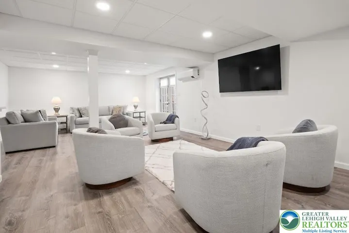 Lower Level Sitting Area.