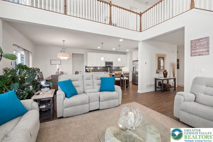 28 ft ceilings open to second floor Loft area.