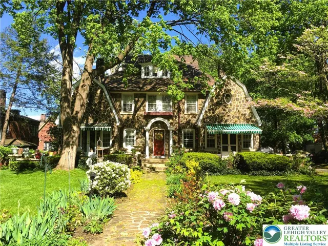 Front gardens are Magical.