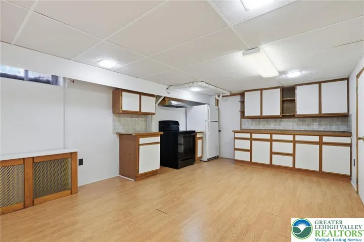 Basement Kitchenette / Dining