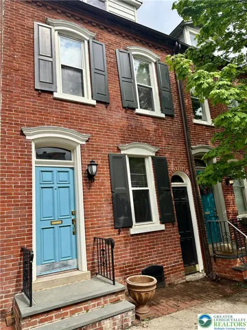 Welcome to 413 N 9th St