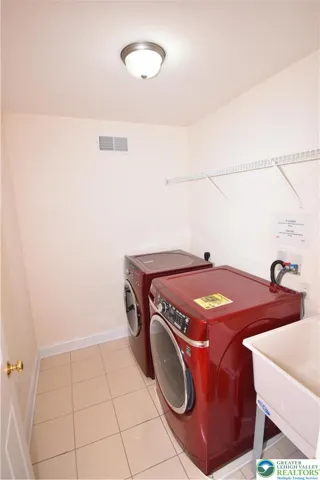 Mudd room/Laundry room