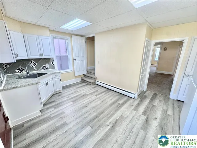 715 Kitchen