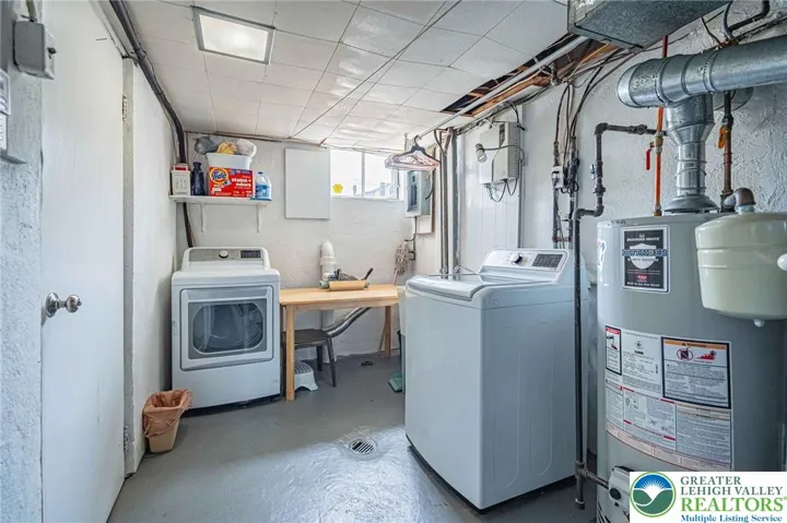 Laundry/Mud room with access to garage