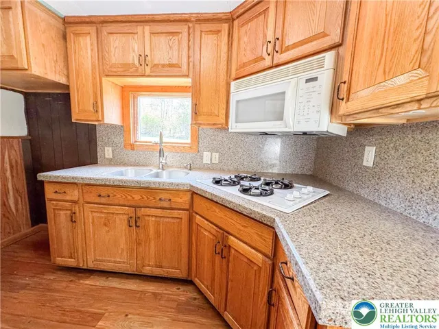 Kitchen 1 Propane Stove