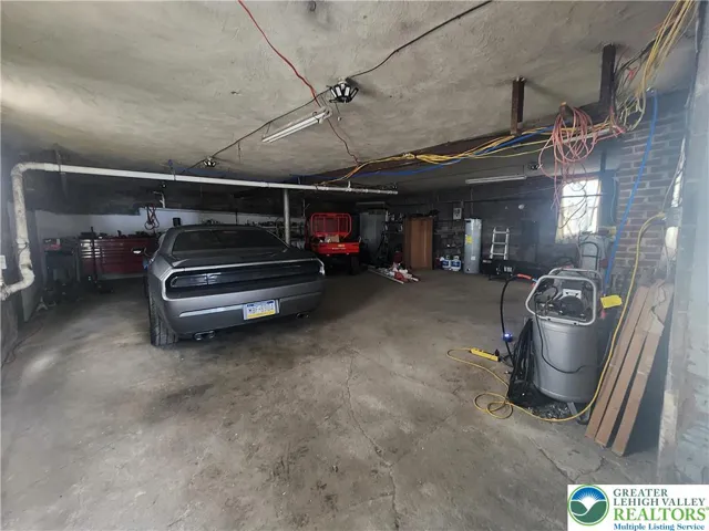 garage under 4410 & 4412