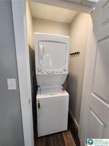 4400