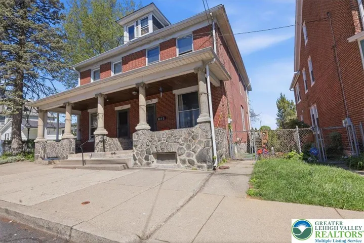 Front of home. Side view