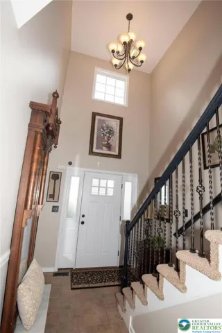 nice and bright entrance way