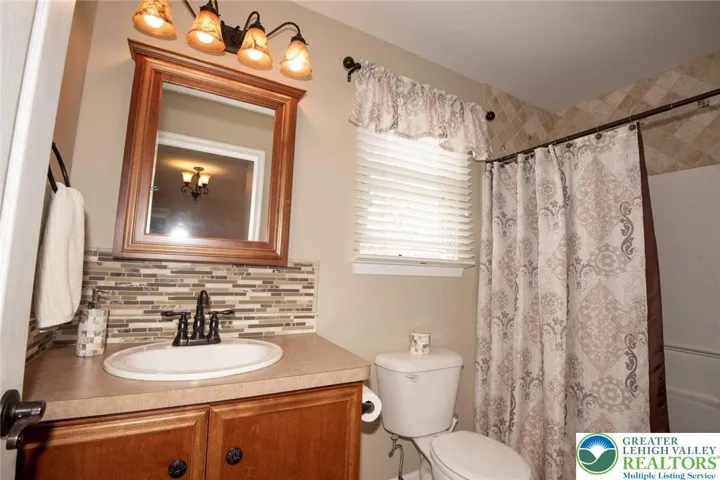 2nd level remodeled hallway bath