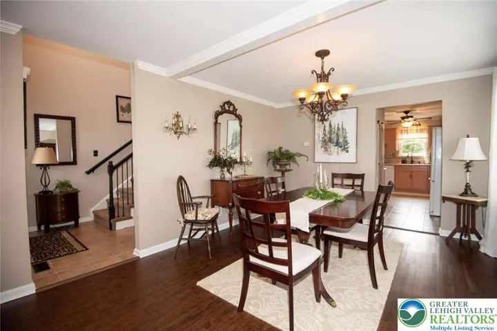 over view of 1st level, nice flow from foyer to dining room to kitchen