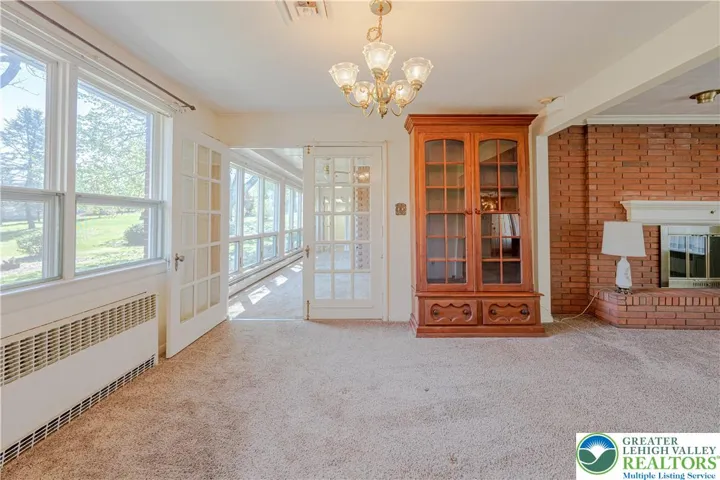 Dining Room Looking Into 4 Season Room