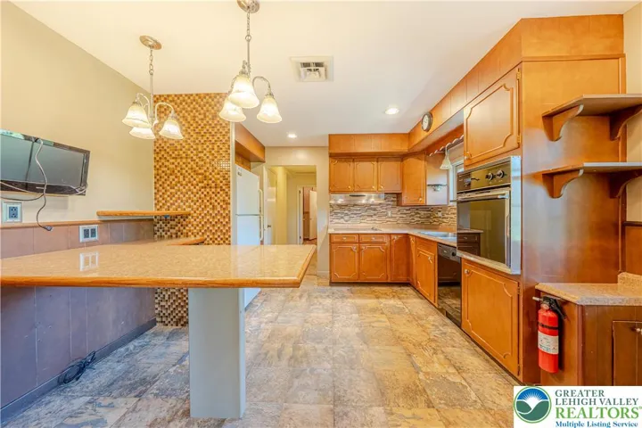 Kitchen Breakfast Bar