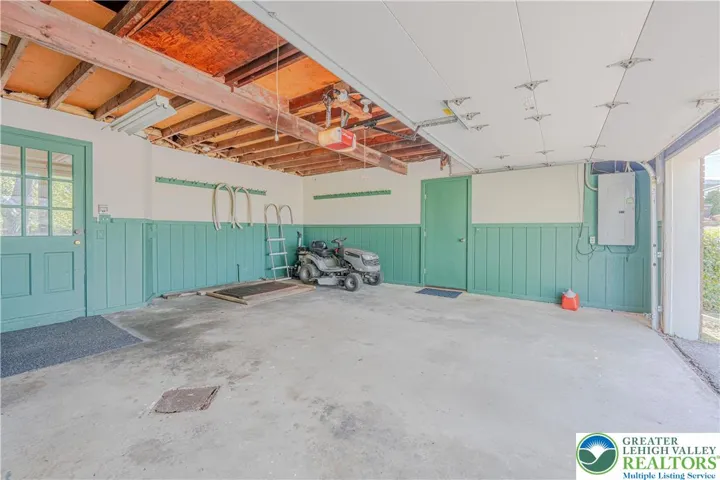 2 Car Garage