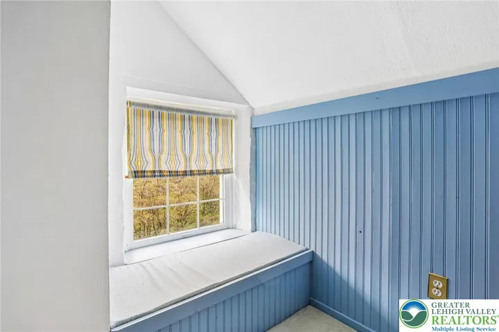 Third floor window seat