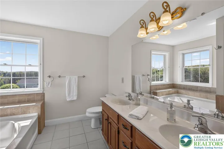 En-sutie Bath/soaking tub