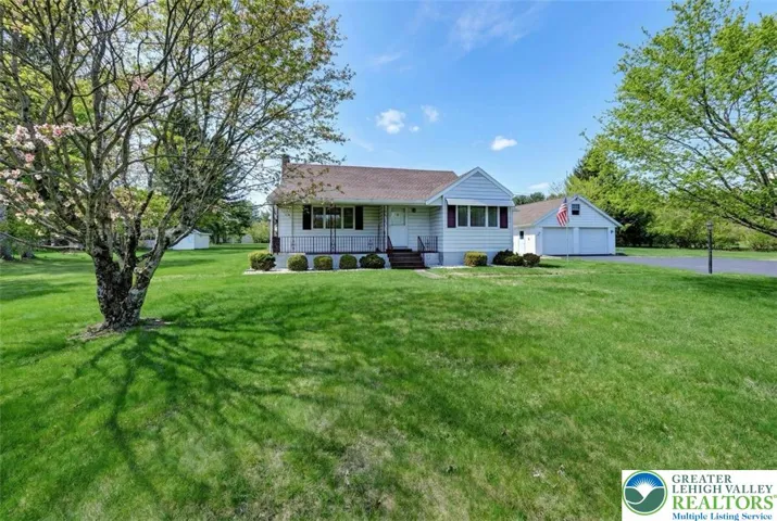 Well-Manicured w/ Front & Backyards