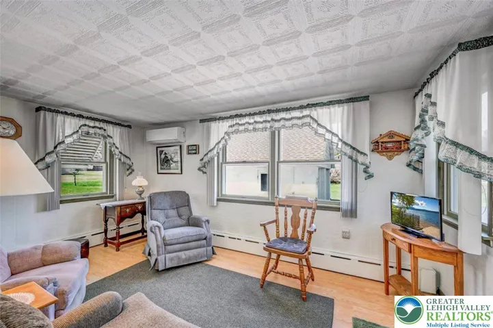 Bright & Airy Family Room