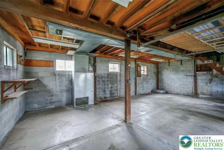 Barn Style Garage Workshop