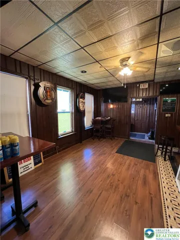 smaller bar open area