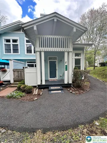 Welcome to 216 Abbington Dr!