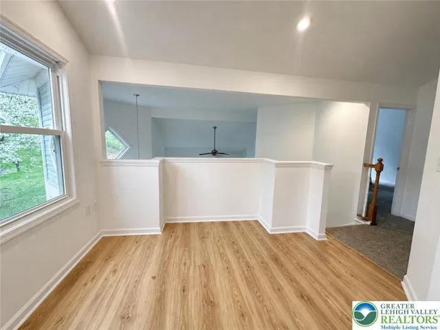 Loft - Overlooks living room