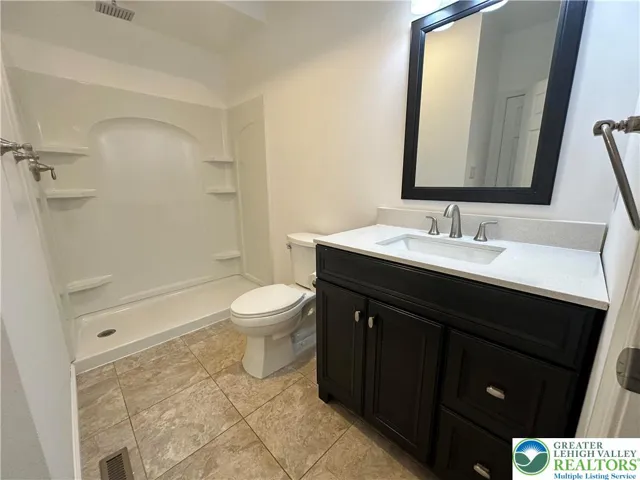1st Floor Bathroom