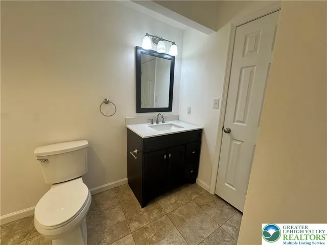 2nd Floor Bathroom