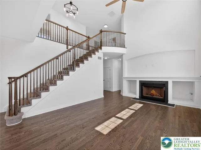 Large 2 story family room with fireplace