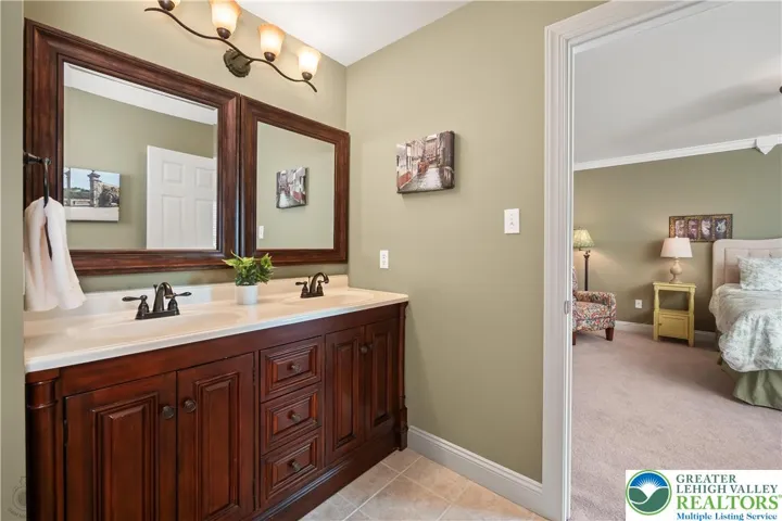 This is the jack-and-jill bath shared by the green BR and the yellow BR.