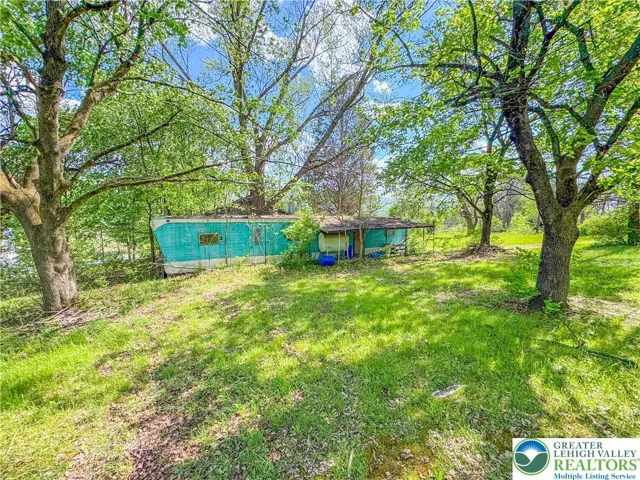 2nd mobile home on the property.