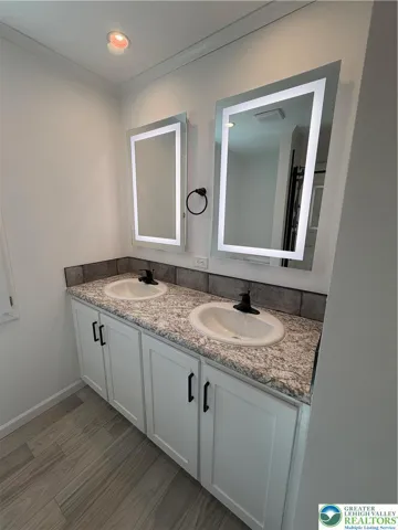 Master Dual Vanity