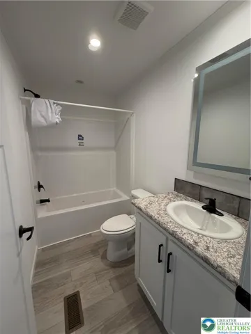 Full Bathroom
