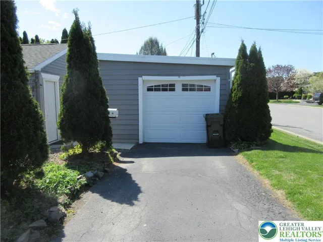 Over sized garage