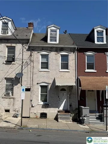 411 N Hall