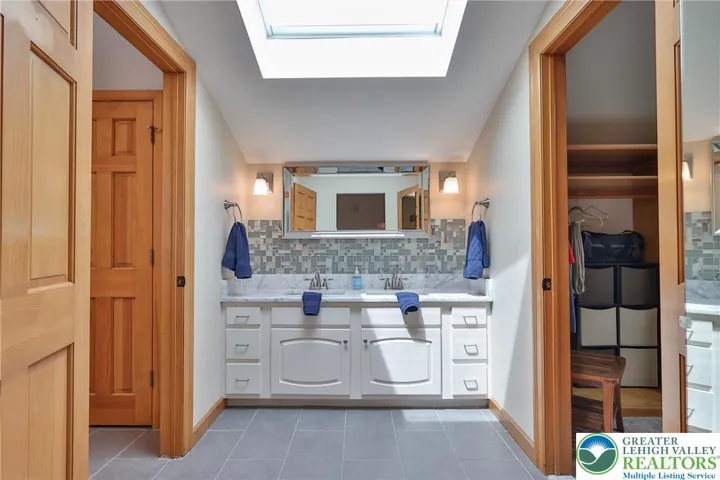 Primary bathroom landing