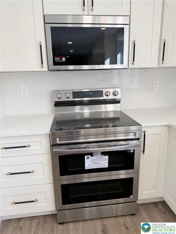 Upgraded Stove with two ovens
