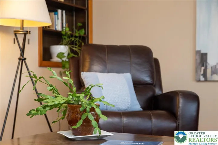 Neutral paint throughout