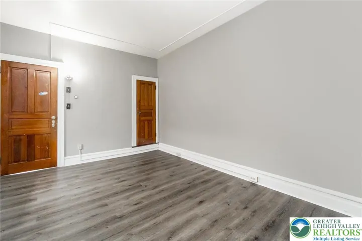 2nd level living room
