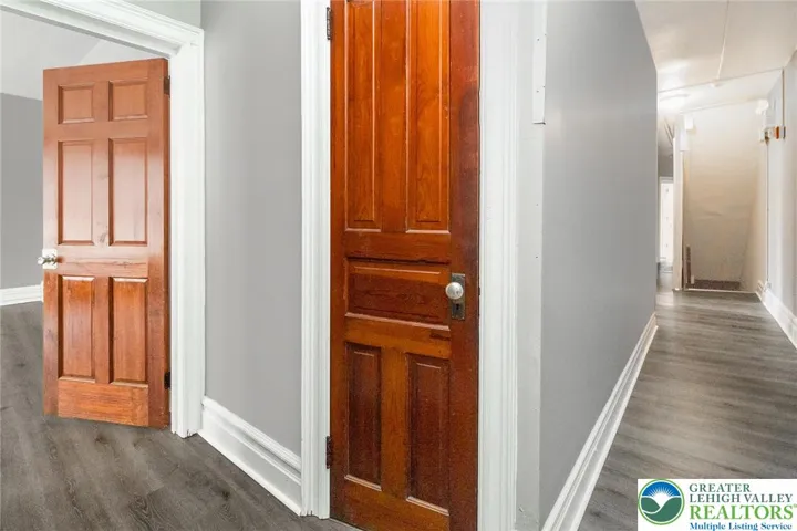 Hallway to bedroom 2