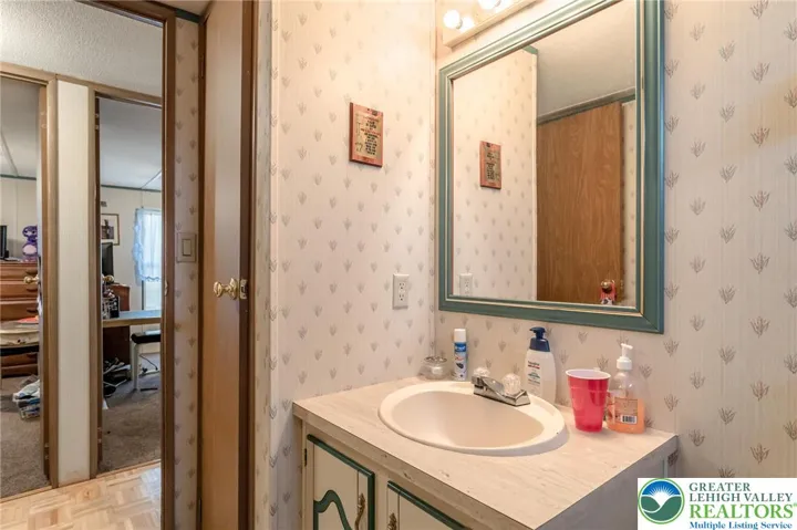 Full Bathroom #2