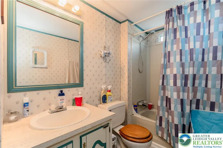 Full Bathroom #1