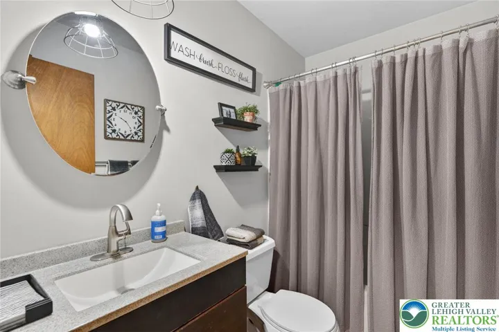 2nd Full Bathroom