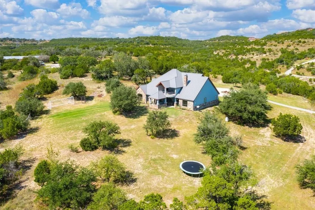 Photo 3 of 21301 DILL CIR