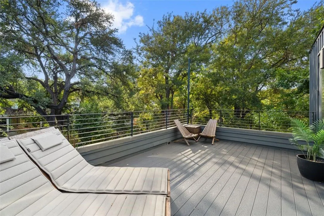 Photo 5 of 707 E LIVE OAK ST #2