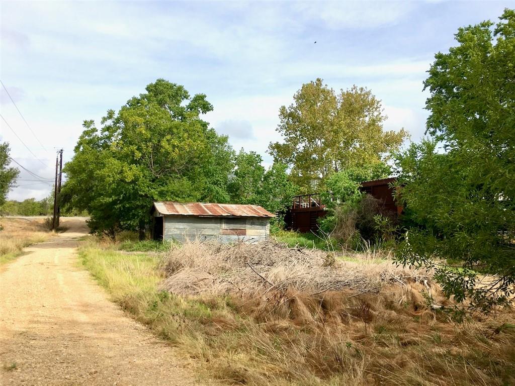 Photo 3 of 4405 HUNTER RD