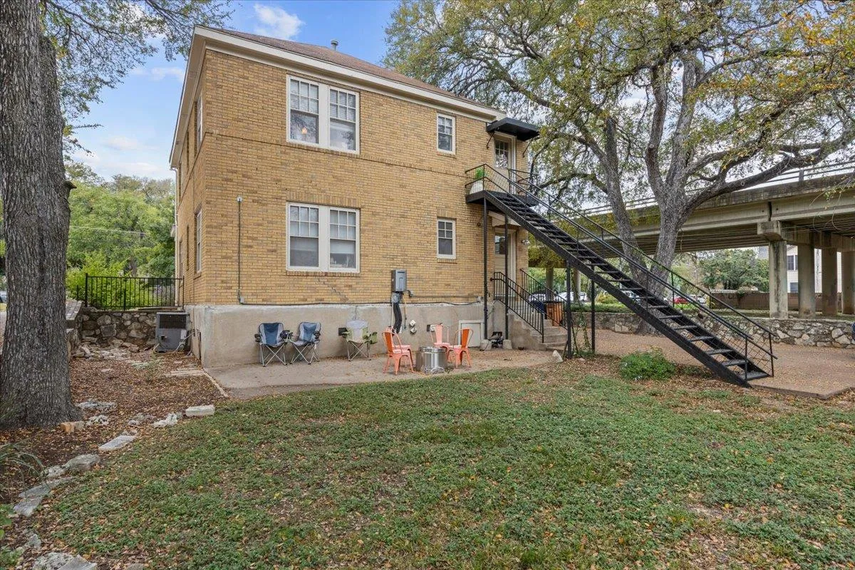 Photo 4 of 1509 PARKWAY NONE