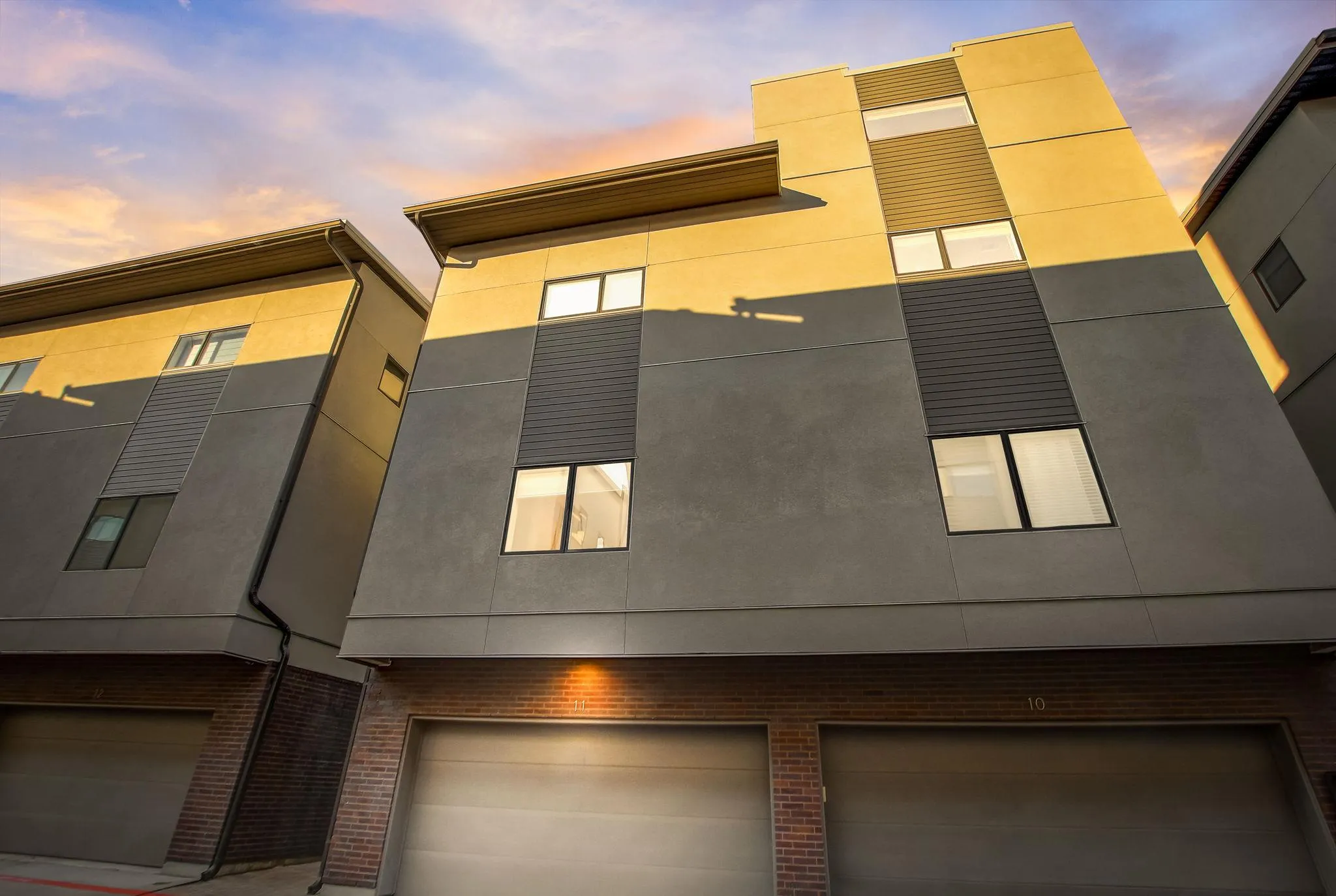 Photo 3 of 1702 S LAMAR BLVD #11