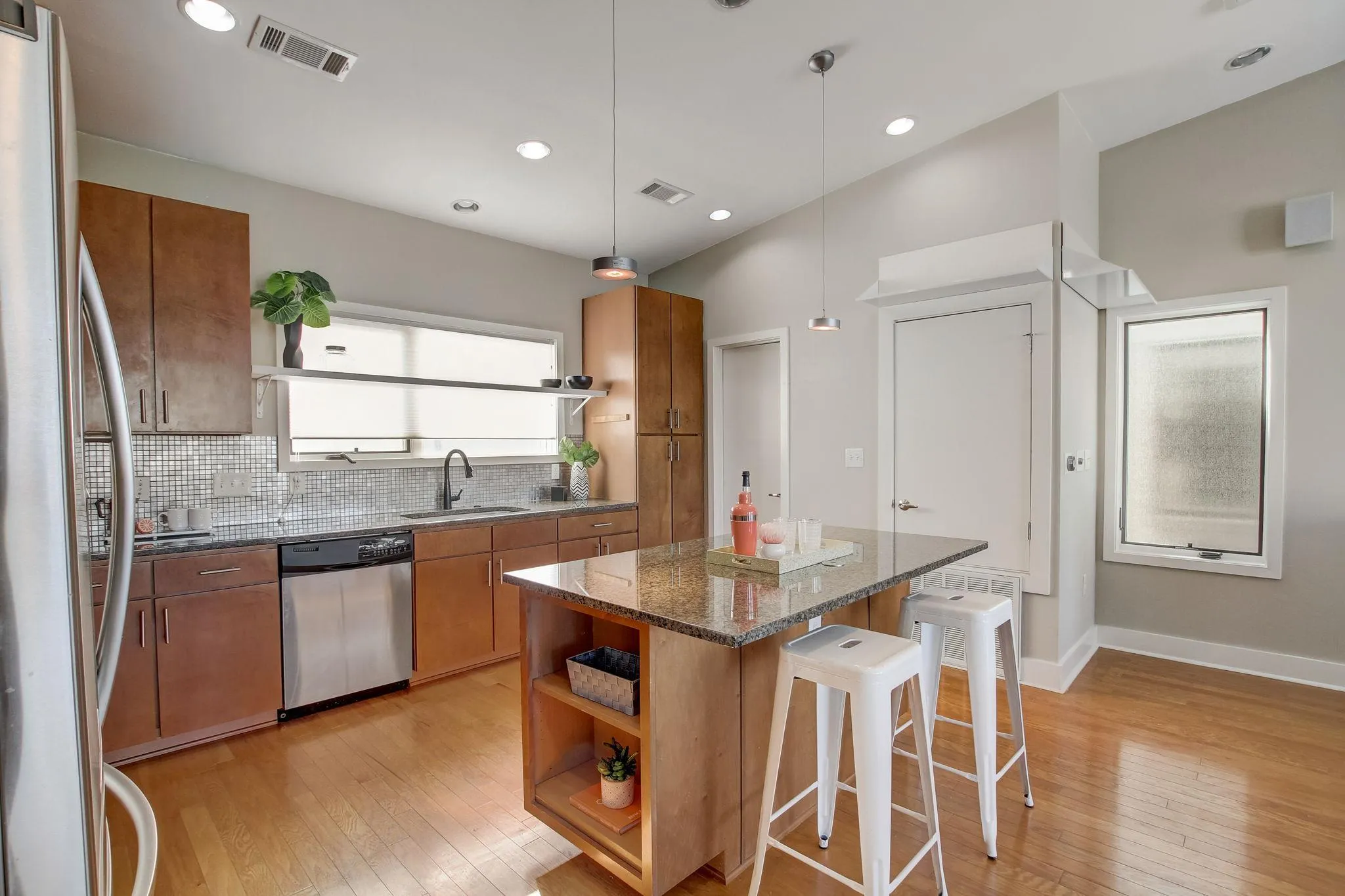 Photo 2 of 1702 S LAMAR BLVD #11